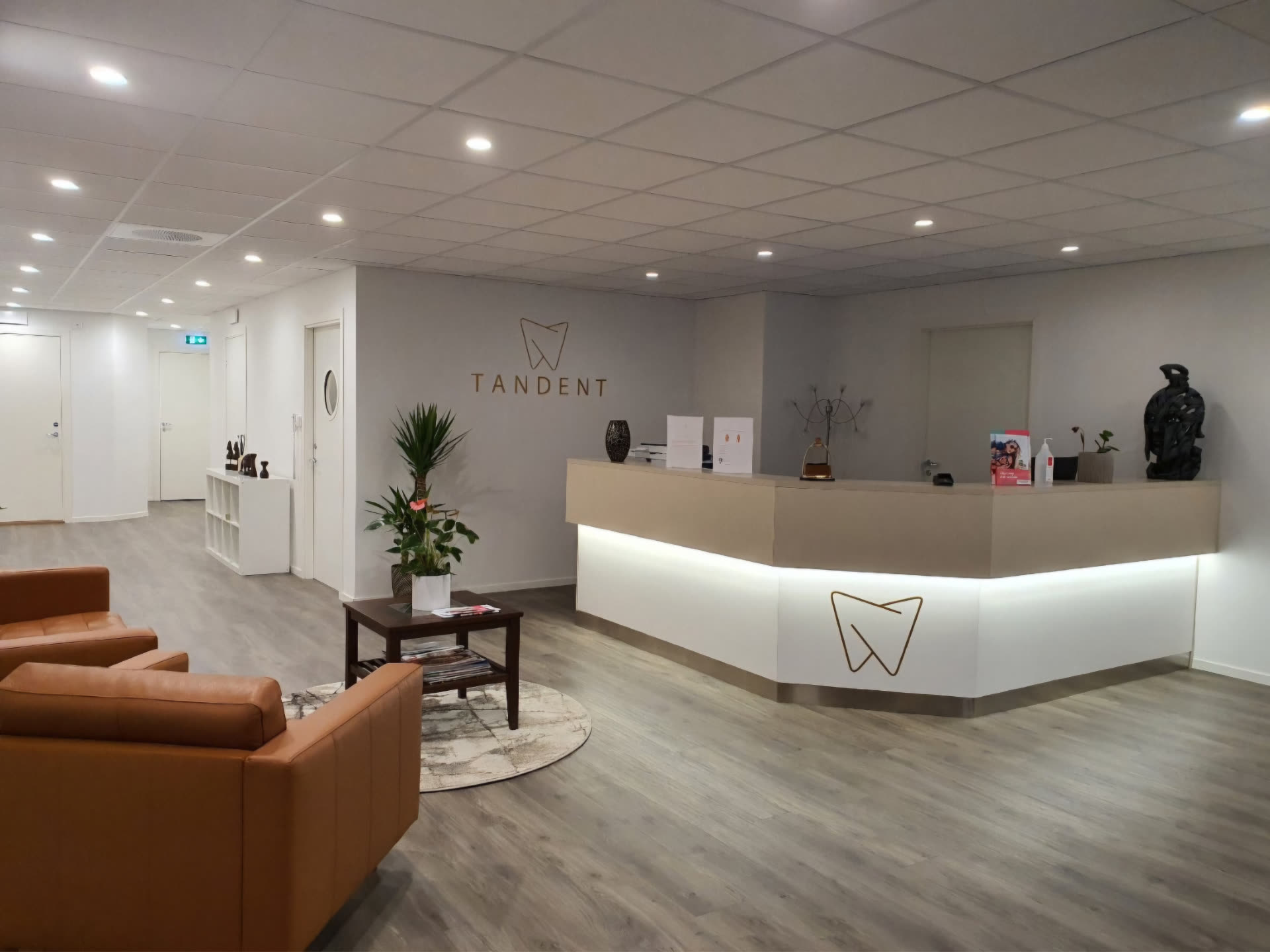 Tandent Dental Centers moderna reception i Eskilstuna